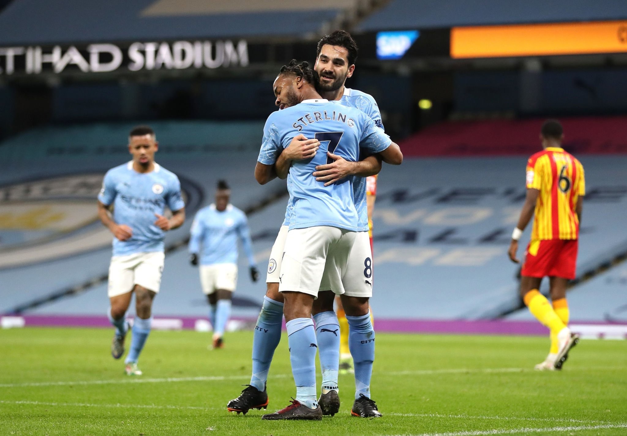 择转投沙特 择转投沙特