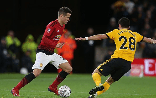 附近的短传 附近的短传